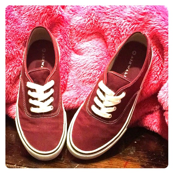 airwalk maroon shoes